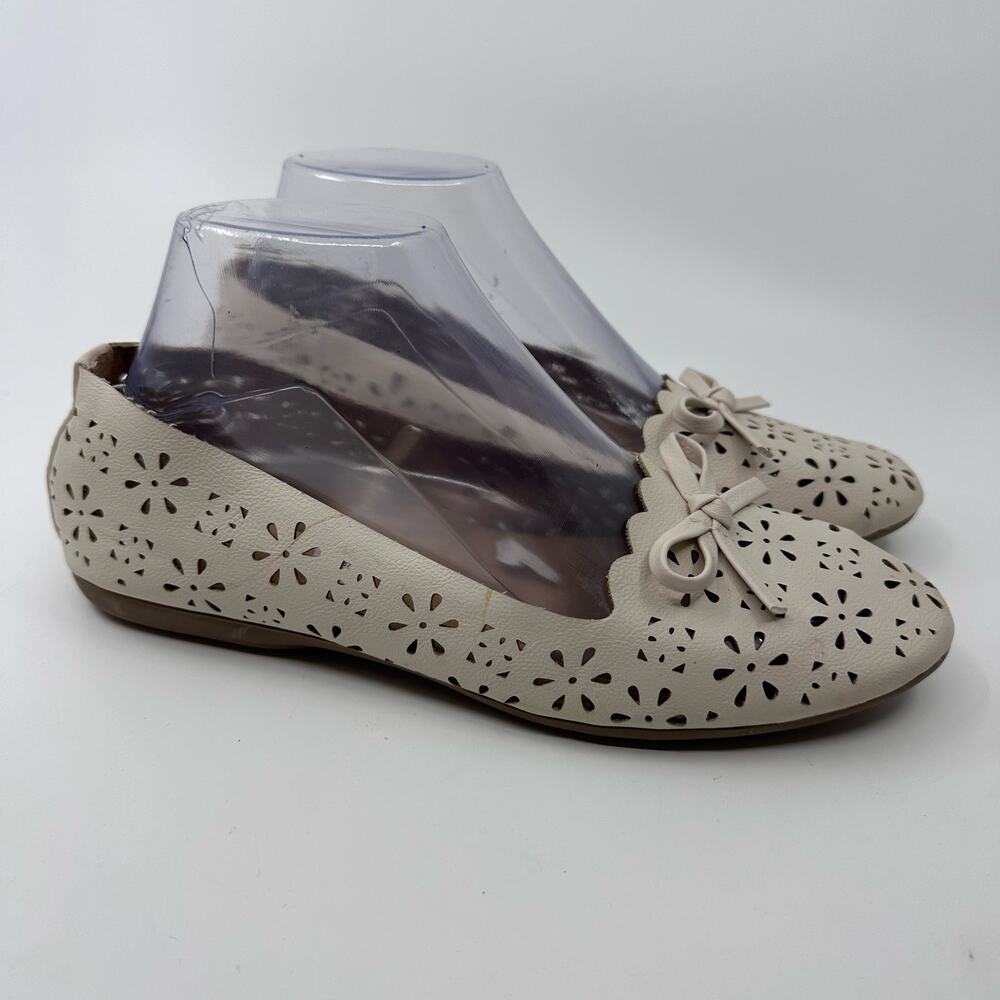 White Mountain Cream Laser Cut w/Bow Scalloped Edge Ballet Flats 'Icing' WMNS 8